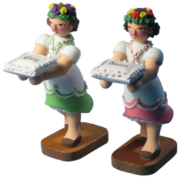 W. Werner Dresdner Bäckeraufzug von 1889 2 Mädchen mit Kissen (W. Werner 3002) Erzgebirgische Volkskunst: Dresdner Bäckeraufzug von 1889 - Zwei Mädchen mit Kissen