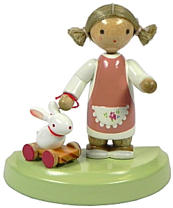 Flade Kleines Mädchen mit Häschen  (Flade 5225) Erzgebirgische Volkskunst: Kleines Mädchen mit Häschen 