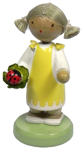 Flade Mädchen mit Marienkäfer  (Flade 5124) Erzgebirgische Volkskunst: Mädchen mit Marienkäfer 