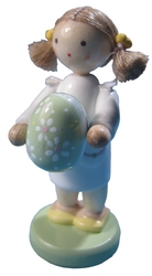 Flade Mädchen mit  Osterei, grün (Flade 5248) Erzgebirgische Volkskunst: Mädchen mit grünem Osterei