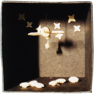 Uwe Uhlig Storch, kleine Schachtel  (Uwe Uhlig, 180, 100) Erzgebirgische Volkskunst: Storch, kleine Schachtel 