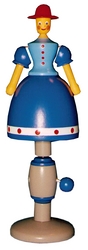 Wolfgang Werner Tanzpuppe (15 cm) Winter (Wolfgang Werner 777) Erzgebirgsche Volkskunst: Tanzpuppe (Winter) - An der Säule, auf der die Puppe drehbar angebracht ist, kann durch Herausziehen eines Fadens die Puppe in Rotation versetzt werden. Durch rhythmisches Ziehen und Lockerlassen des Fadens kann die Puppe - vergleichbar mit der Handhabung eines Jojos - in ständiger Bewegung gehalten werden. Die Arme der Puppe werden dabei durch die Fliehkraft vom Körper fortbewegt.