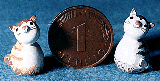 Flade 2 Kätzchen  (Flade 3022) Erzgebirgische Volkskunst: Miniaturen 'Zwei Kätzchen'